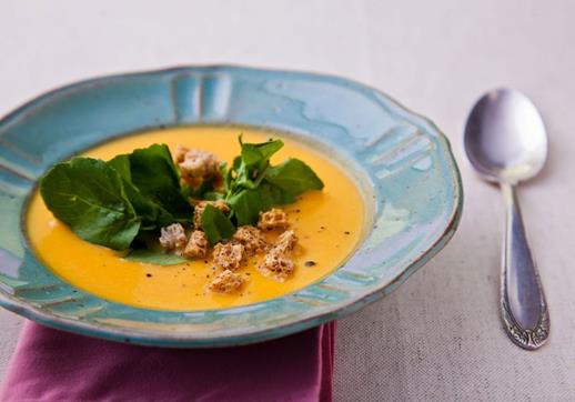 Sopa de cenoura esquenta com pouca calorias